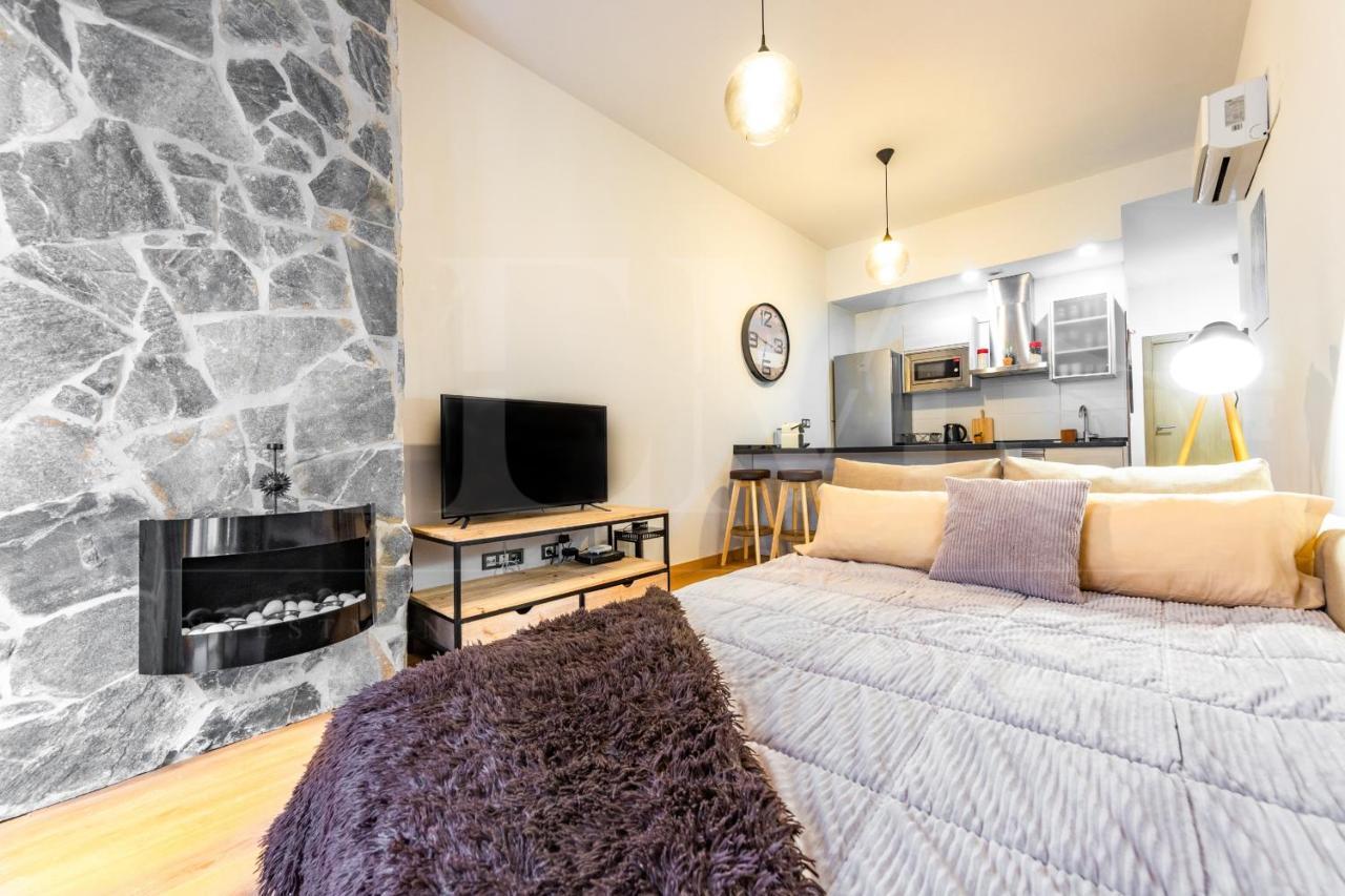 Ferienwohnung Cozy Flat With Common Pool & Parking - Center By Rems Málaga Exterior foto