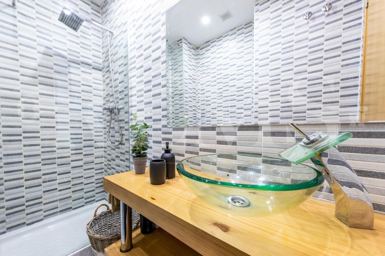 Ferienwohnung Cozy Flat With Common Pool & Parking - Center By Rems Málaga Exterior foto