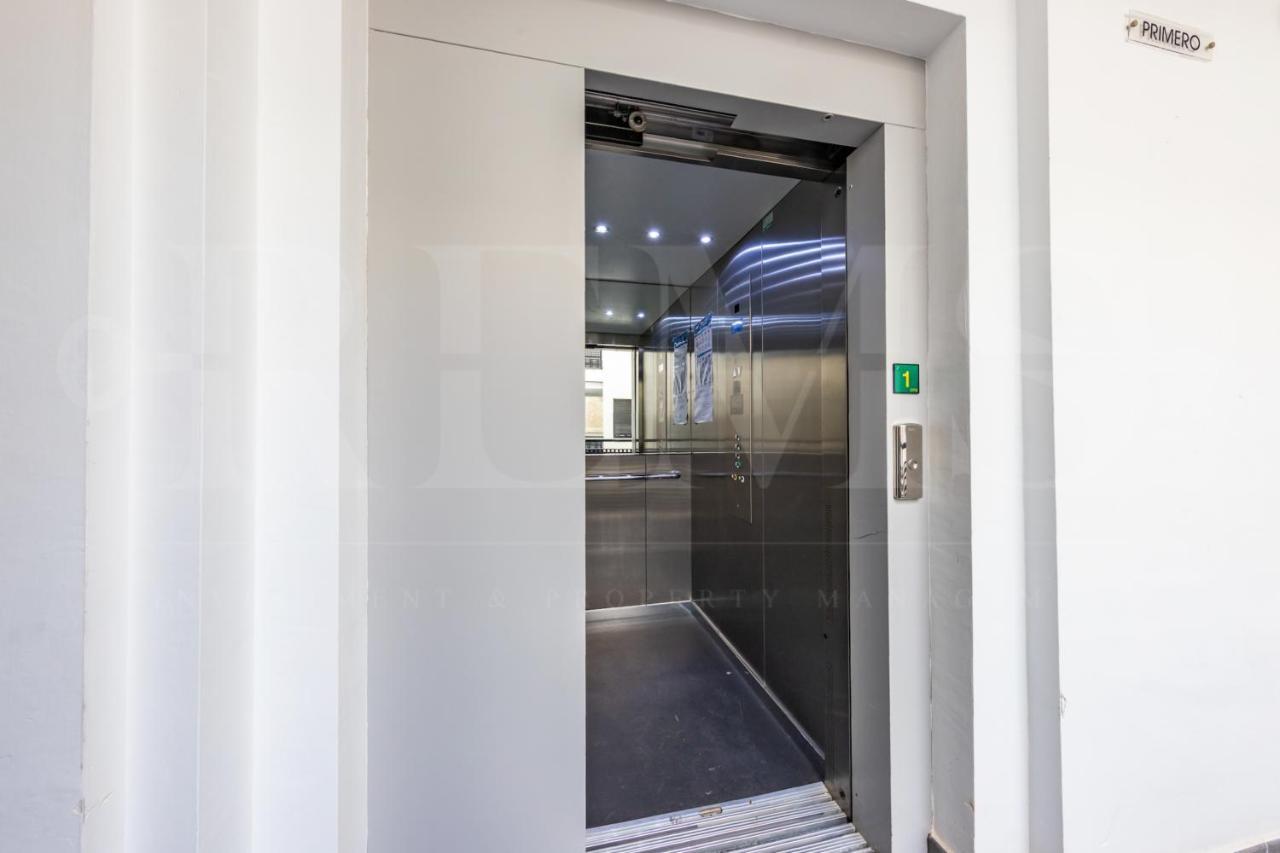 Ferienwohnung Cozy Flat With Common Pool & Parking - Center By Rems Málaga Exterior foto